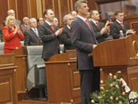 Хашим Тачи в парламенте Косова
