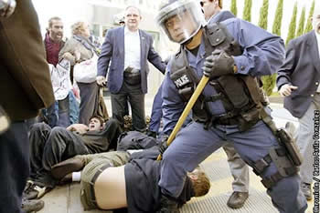 http://www.prisonplanet.com/images/november2005/291105police1.jpg