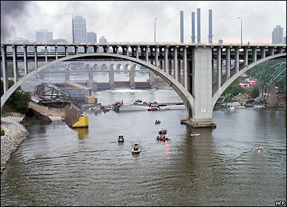 Мост в Миннеаполисе