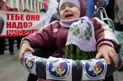 Митинг на Майдане против вступления Украины в НАТО