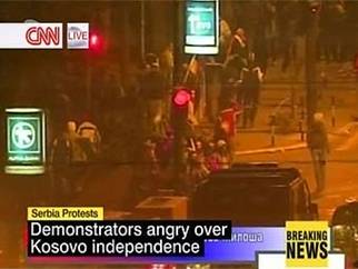 Беспорядки после митинга в Белграде. Кадр телеканала CNN