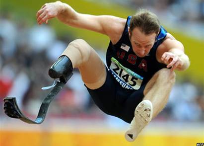 Американец Кейси Тиббс завоевал бронзовую медаль на Паралимпийских Играх в Пекине