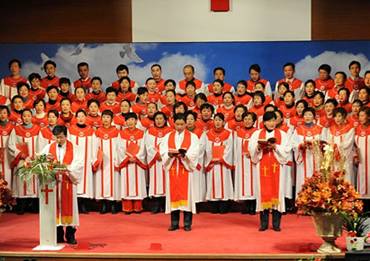 Хор китайских христиан в городе Хефей на востоке Китая; в КНР официально зарегистрировано более 21 млн. христиан