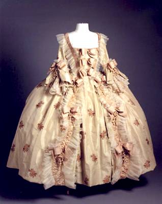 Robe Marie-Antoinette by lilidebretagne.
