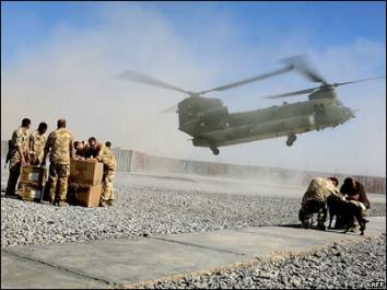 Британские военные взяли под контроль афганскую провинцию Гельманд . В соответствии с планом НАТО они cменили там подразделения армии США