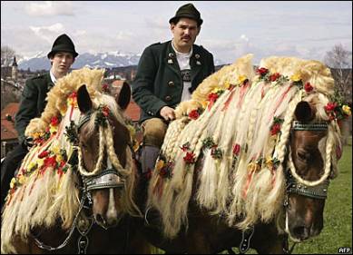 На юге Германии прошли традиционная конная прогулка, приуроченная к Пасхе  
