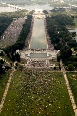 The crowd attending the "Restoring Honor" rally, ...