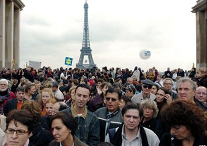 Около 150 человек вышли в Париже на демонстрацию протеста против проверок иммигрантов на ДНК