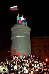 Студенты ВШЭ собирают подписи за снос памятника Ф.Дзержинскому ...